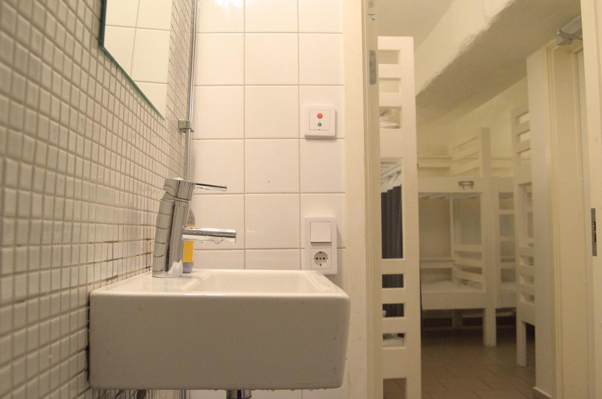 Bed 8-Bed Dormitory Room,1722953061:JPEG